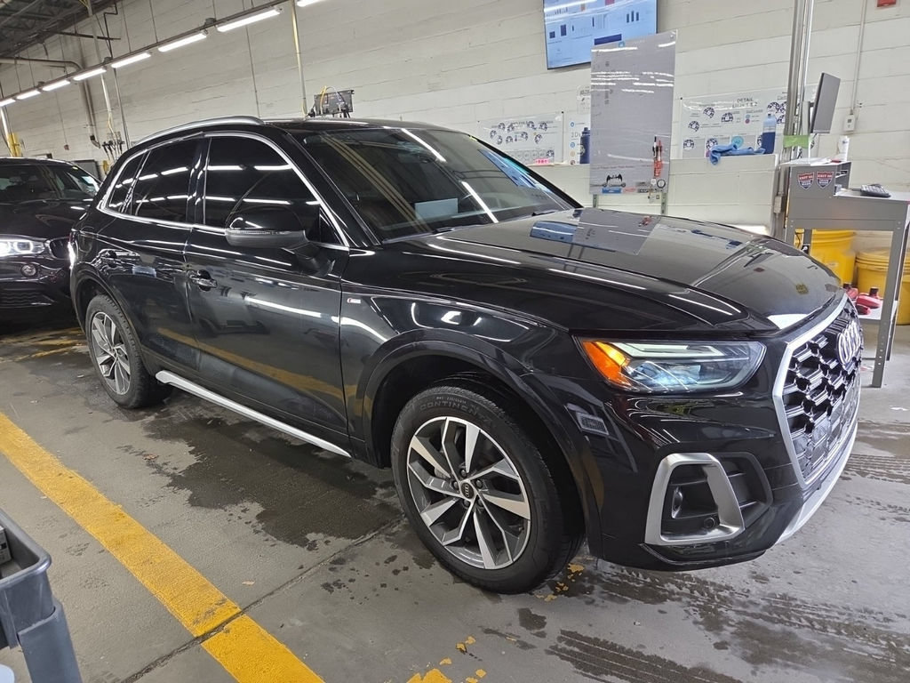 Used 2023 Audi Q5 2.0T Premium w/ Convenience Package AWD/4WD image 3