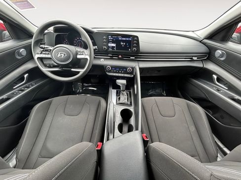 Used 2023 Hyundai Elantra SEL FWD image 11