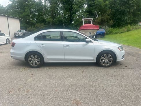 Used 2017 Volkswagen Jetta S FWD image 3