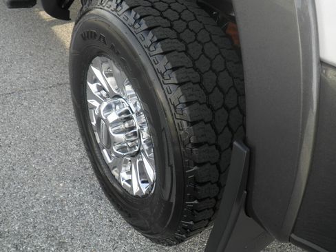 Used 2017 Ford F350 Lariat w/ Lariat Ultimate Package image 13