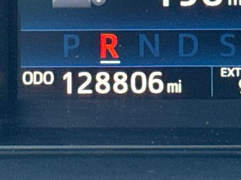 Used 2017 Toyota Tundra SR5 RWD image 32