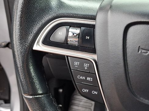 Used 2020 Lincoln Nautilus Premier AWD/4WD image 20