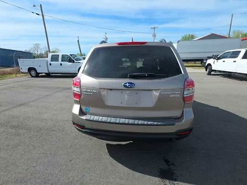Used 2016 Subaru Forester 2.5i Premium image 3