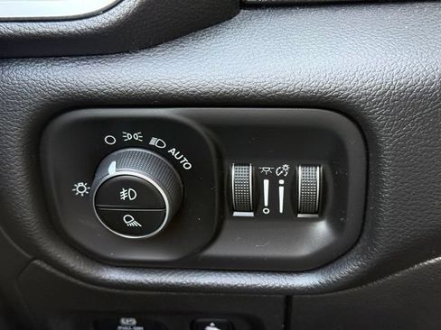 Used 2019 RAM 1500 Big Horn AWD/4WD image 20