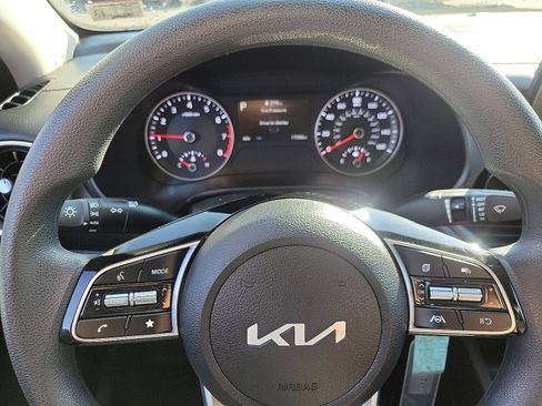 Used 2023 Kia Forte LXS image 18