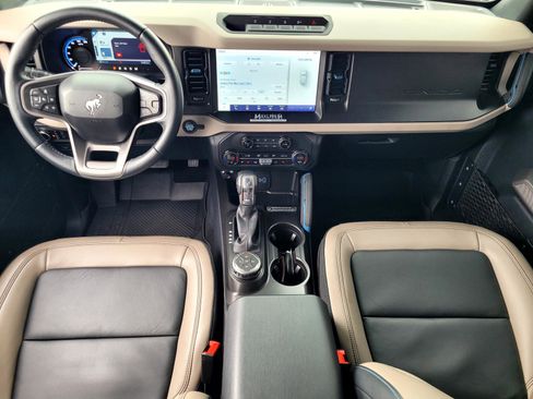 Used 2023 Ford Bronco Wildtrak image 12