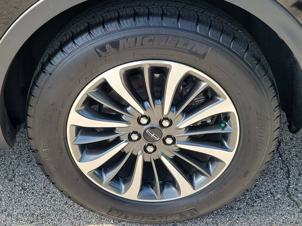 Used 2023 Lincoln Nautilus FWD w/ Premium Package image 8