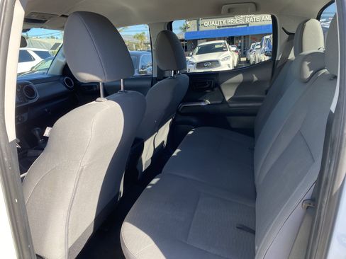 Used 2017 Toyota Tacoma TRD Sport RWD image 16