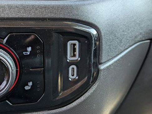 Used 2025 Chevrolet Silverado 1500 LT image 17