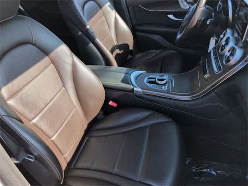 Used 2018 Mercedes-Benz GLC 300 4MATIC image 23