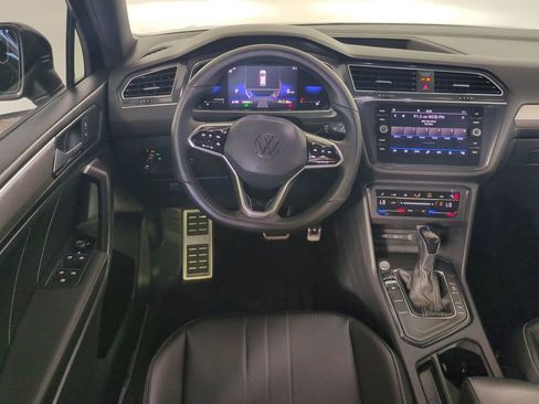 Used 2022 Volkswagen Tiguan SE R-Line image 18