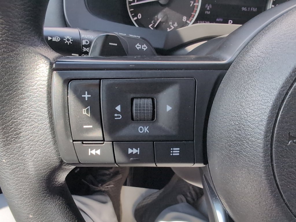 Used 2024 Nissan Pathfinder S AWD/4WD image 17