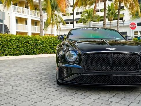 Used 2020 Bentley Continental GT V8 image 10