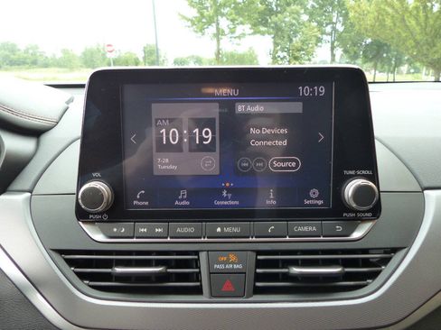 Used 2024 Nissan Altima 2.5 SR AWD/4WD image 32