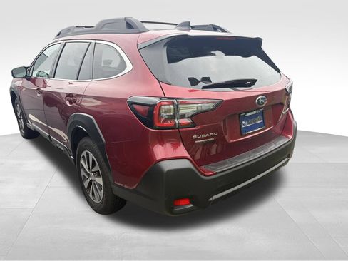 Used 2025 Subaru Outback Premium w/ Popular Package #1A AWD/4WD image 3