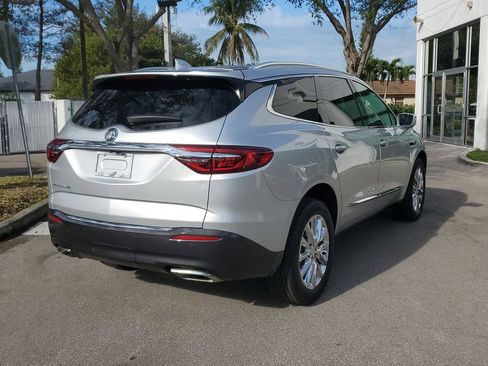 Used 2020 Buick Enclave Essence image 5