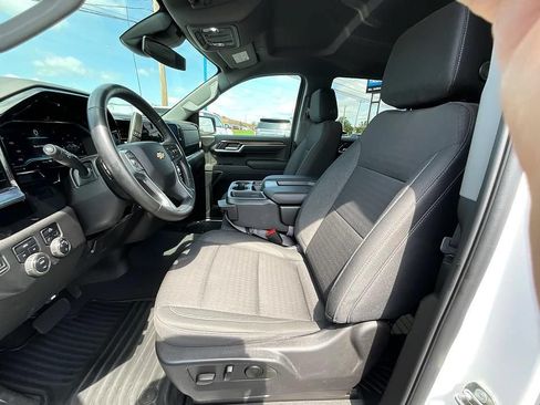 Used 2023 Chevrolet Silverado 1500 LT AWD/4WD image 4