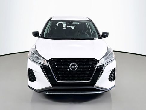 Used 2023 Nissan Kicks S image 2