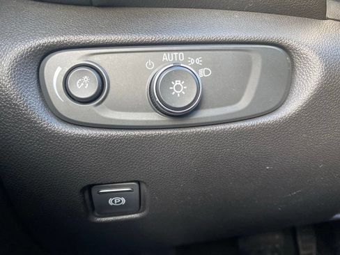 Used 2019 Chevrolet Blazer LT FWD image 14