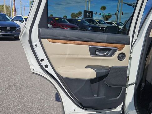 Used 2017 Honda CR-V Touring image 14