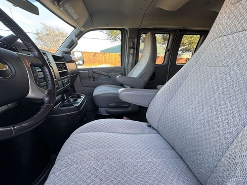 Used 2016 Chevrolet Express 3500 LT w/ LT Preferred Equipment Group image 12