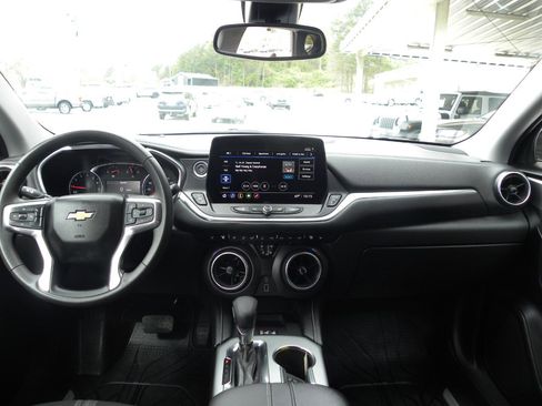 Used 2023 Chevrolet Blazer LT w/ Convenience Package FWD image 9