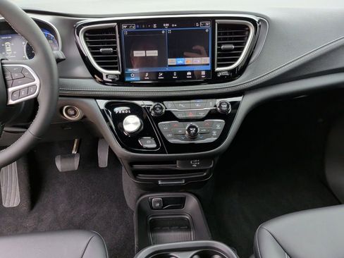 New 2026 Chrysler Pacifica Select image 22