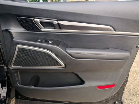 Used 2023 Kia Telluride LX image 36