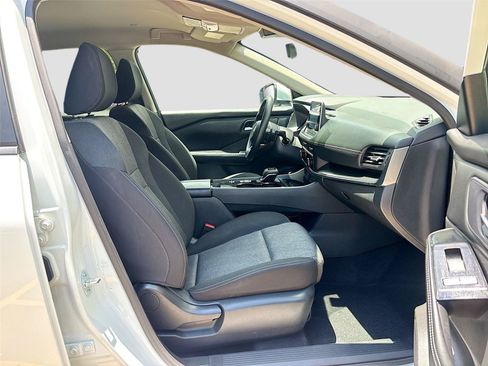 Used 2024 Nissan Rogue SV FWD image 26
