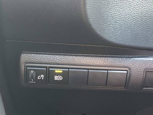 Used 2020 Toyota Corolla LE FWD image 20