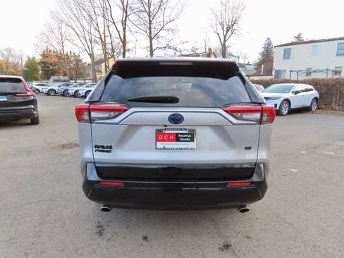 Used 2023 Toyota RAV4 SE image 5