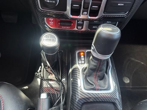 Used 2021 Jeep Gladiator Rubicon AWD/4WD image 31