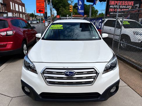 Used 2017 Subaru Outback 2.5i Premium AWD/4WD image 4