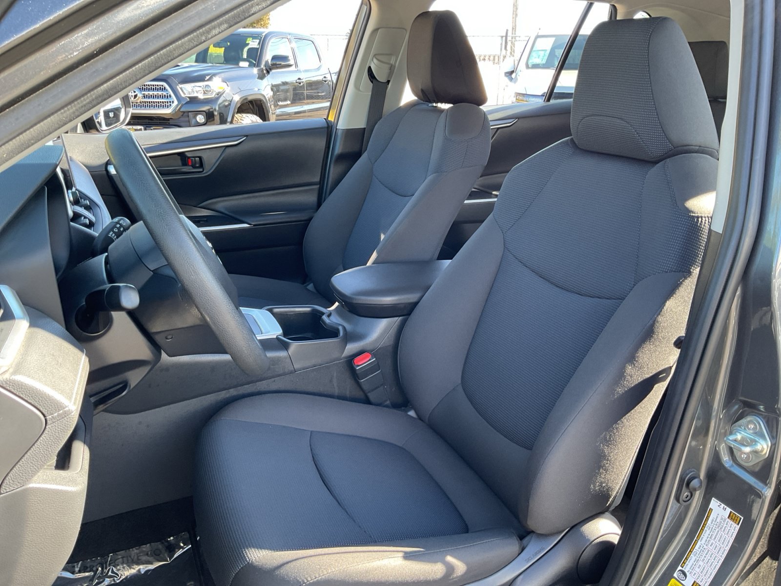 Used 2025 Toyota RAV4 LE AWD/4WD image 18