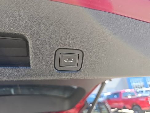 Used 2026 Chevrolet Traverse RS w/ LPO, Floor Liner Package AWD/4WD image 6