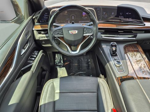 Used 2023 Cadillac Escalade ESV Premium Luxury AWD/4WD image 12