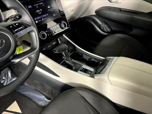 Used 2024 Hyundai Tucson SE FWD image 18