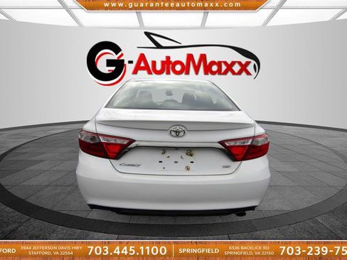Used 2016 Toyota Camry SE image 6