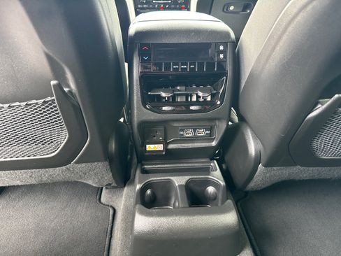 Used 2024 Jeep Grand Cherokee L Laredo w/ Luxury Tech Group I AWD/4WD image 8