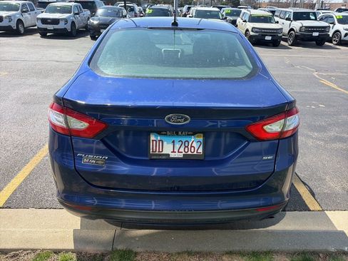 Used 2016 Ford Fusion SE image 5