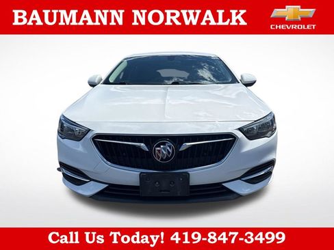Used 2018 Buick Regal Preferred FWD image 2