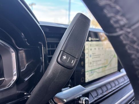 Used 2025 GMC Sierra 1500 SLT image 16