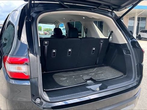 Used 2025 Honda Pilot EX-L image 32