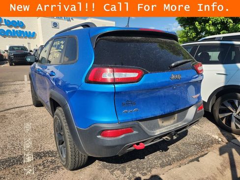 Used 2017 Jeep Cherokee Trailhawk w/ Comfort/Convenience Group AWD/4WD image 8