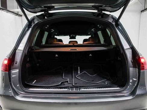 Used 2025 Mercedes-Benz GLS 450 4MATIC image 28