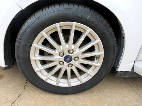 Used 2014 Ford C-MAX Energi SEL image 21