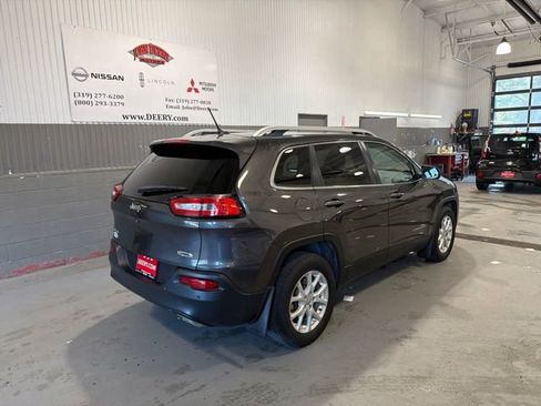 Used 2015 Jeep Cherokee Latitude w/ Cold Weather Group AWD/4WD image 3