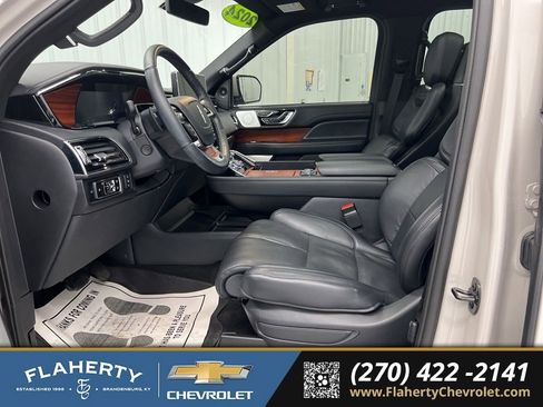 Used 2024 Lincoln Navigator L Reserve image 9