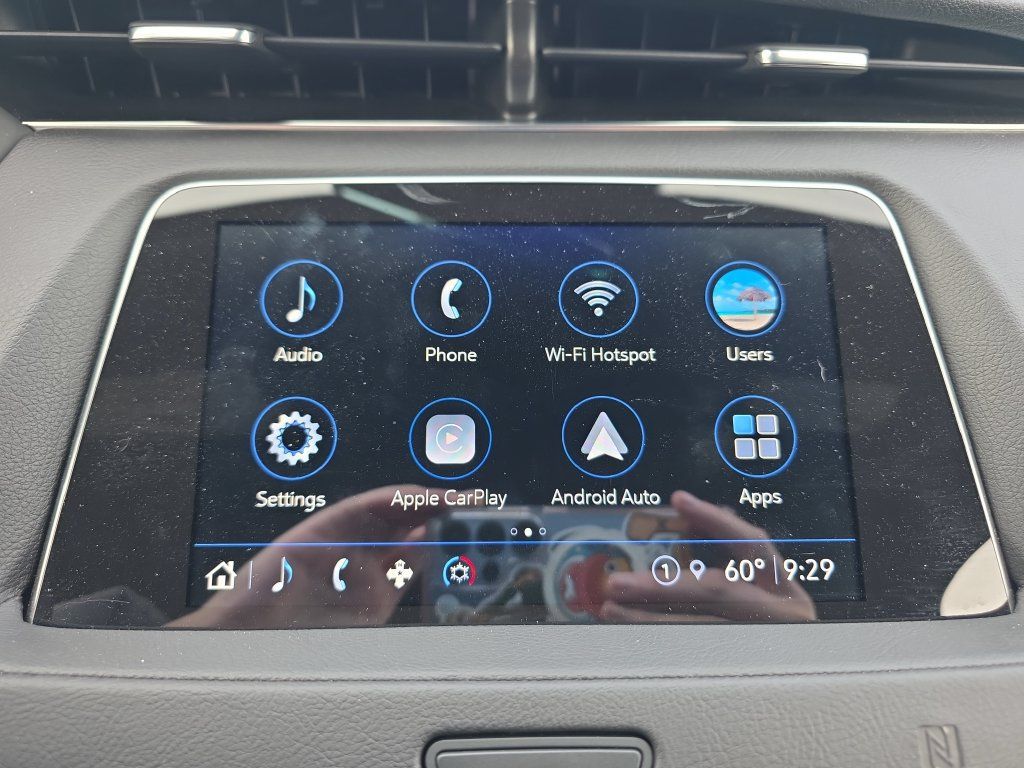 Used 2021 Cadillac XT4 Luxury w/ Cold Weather Package AWD/4WD image 32