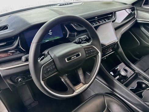 Used 2023 Jeep Grand Cherokee 4WD 4xe w/ Luxury Tech Group II image 14